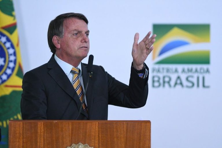 Se algum de nós exagerou, foi no afã de buscar solução, diz Bolsonaro sobre tensões envolvendo vacina