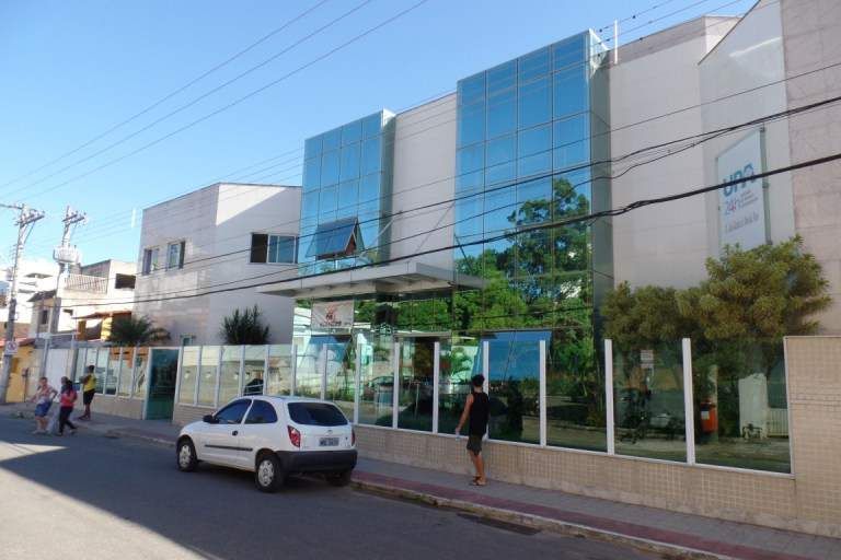 Guarapari abre 30 vagas na área da saúde com salários que chegam a R$ 8 mil