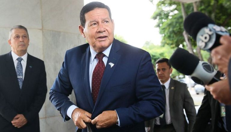 General Mourão recebe diagnóstico de Covid-19 e ficará isolado em palácio, diz Vice-Presidência