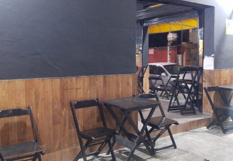 Bares vão continuar fechados em Guarapari e prefeitura aumenta fiscalização