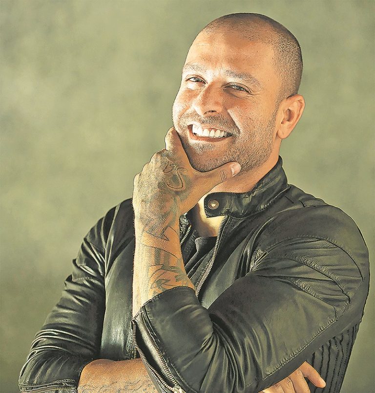 Diogo Nogueira lança trilogia visual “Samba de Verão”