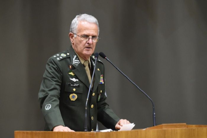 General Miotto, ex-comandante militar do Sul, morre de Covid-19 aos 65 anos