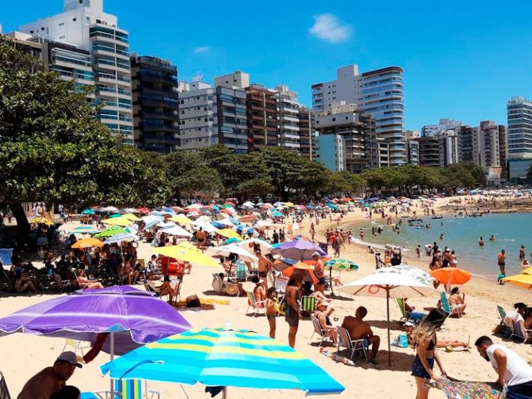 Guardas e PMs devem fazer ações em conjunto para barrar aglomerações em praias