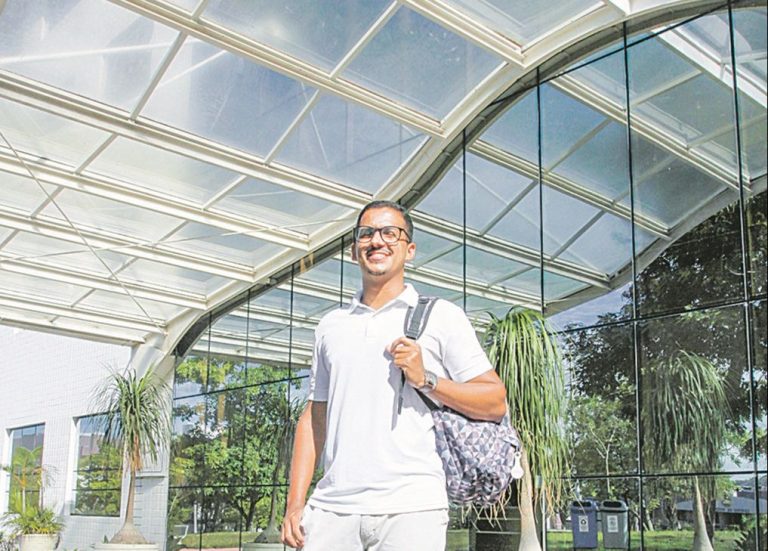 Prazo para disputar 4.162 bolsas do ProUni acaba nesta sexta