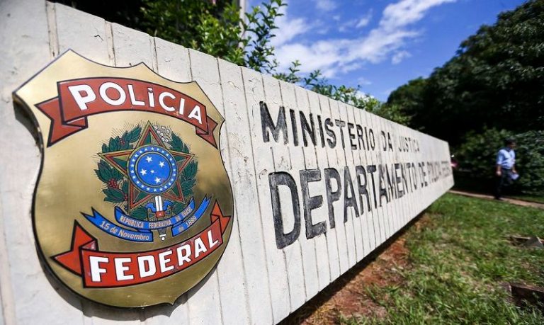 Edital para concurso da PF deve sair ainda este mês, diz Bolsonaro