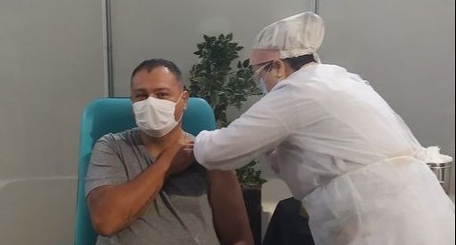 Piúma e Anchieta começam a vacinar contra coronavírus