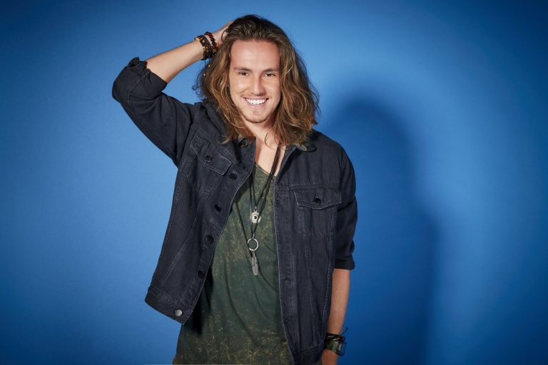 Vitor Kley anuncia projeto infantil com Rick Bonadio: “Menino Sol”
