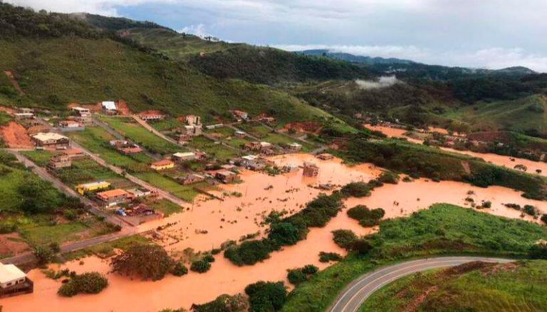 Chuvas inundam posto de saúde e estragam doses de vacina contra a covid-19