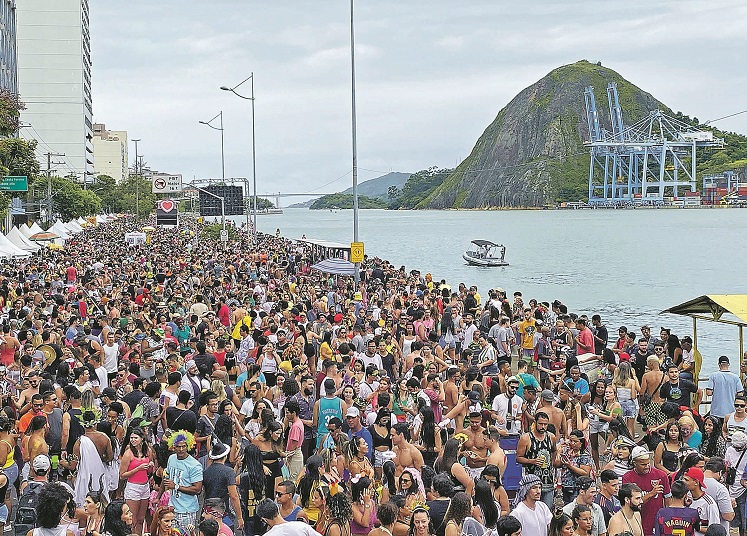 Carnaval pode aumentar número de casos de Covid, alerta secretário