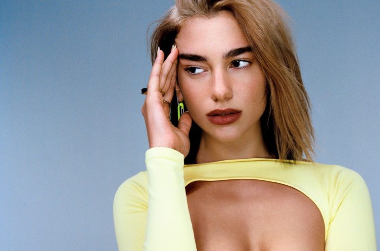 Com “Moonlight Edition” popstar Dua Lipa volta ao top 10 dos EUA