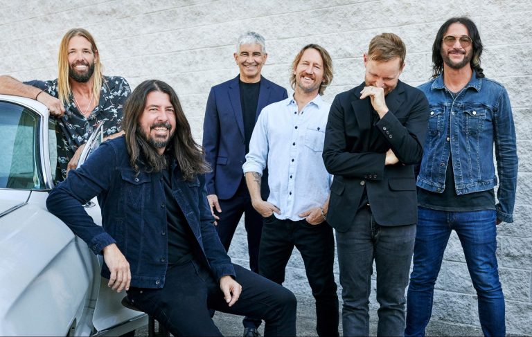 Foo Fighters lançou “Medicine At Midnight”, 10º álbum da banda