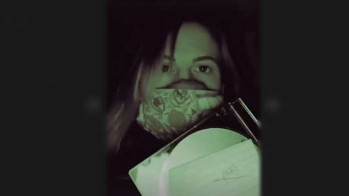 Mascarada, cantora Hayley Williams deixa CD na porta da casa de fã