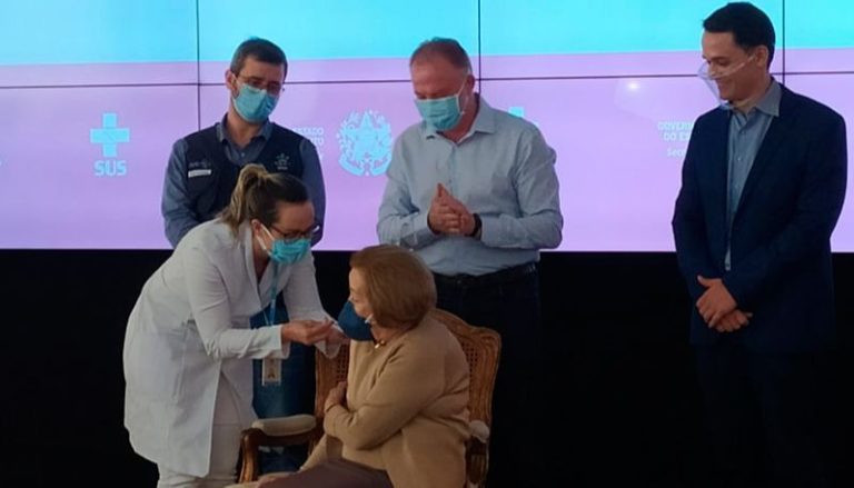 Começa vacinação contra a Covid de idosos acima de 90 anos