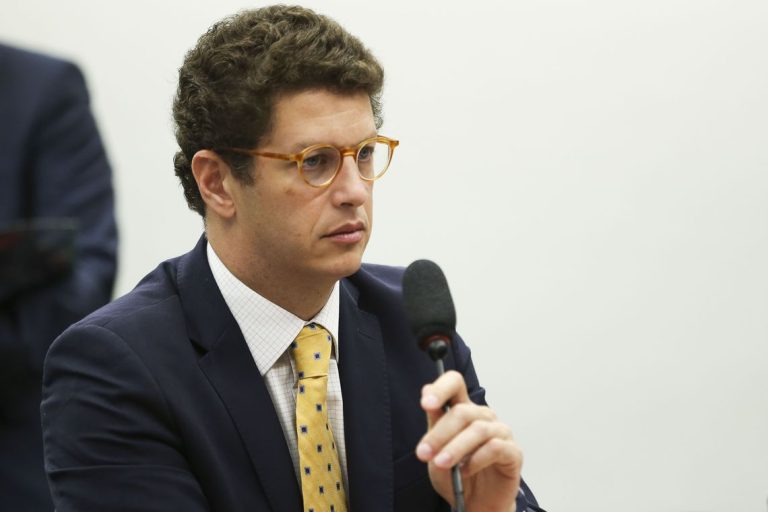 Ministro do Meio Ambiente, Ricardo Salles testa positivo para Covid