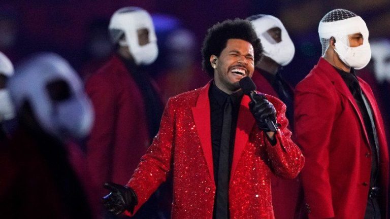 The Weeknd: venda de álbuns e singles aumenta 385% após Super Bowl