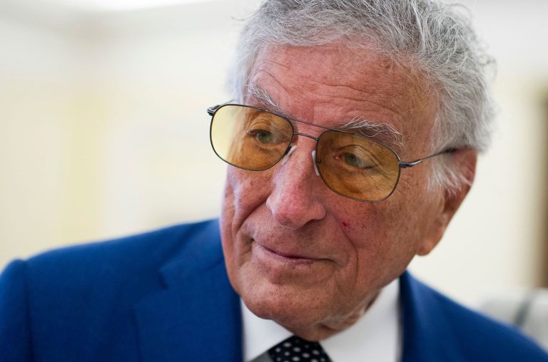 Tony Bennett revela que está com Alzheimer e planeja lançar último álbum