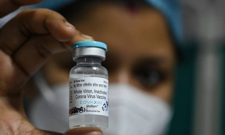 Ministério da Saúde assina acordo para comprar 20 milhões de doses de vacina indiana