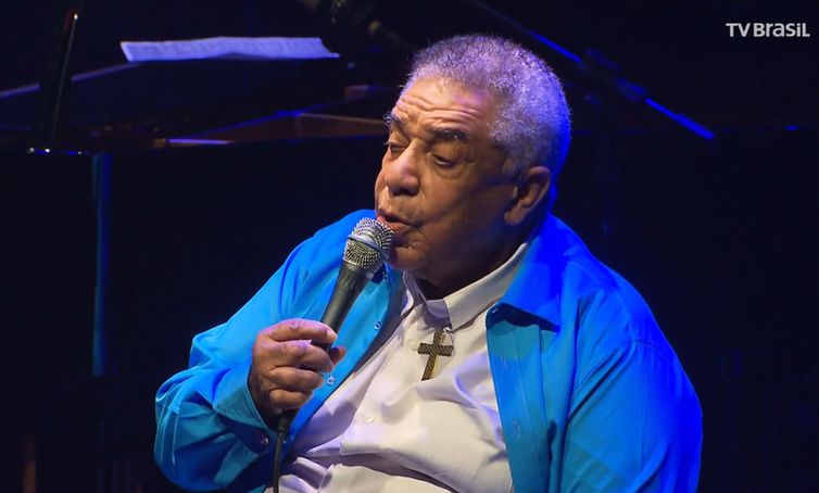 Agnaldo Timóteo é internado com Covid-19 em UTI