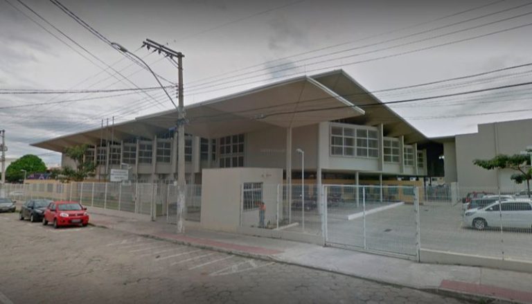 Escola de Linhares tem aulas presenciais suspensas após casos de covid