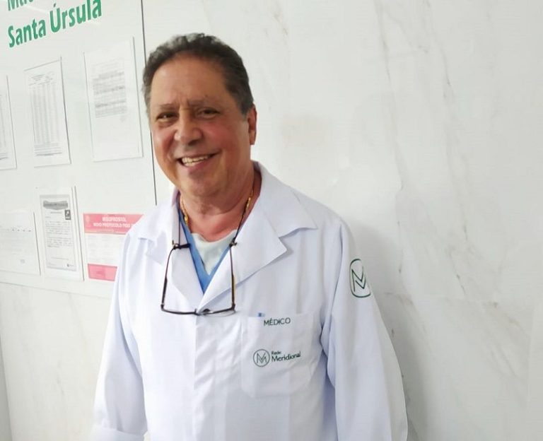 Médico de Cariacica com sintomas de Covid aguarda vaga em leito de UTI