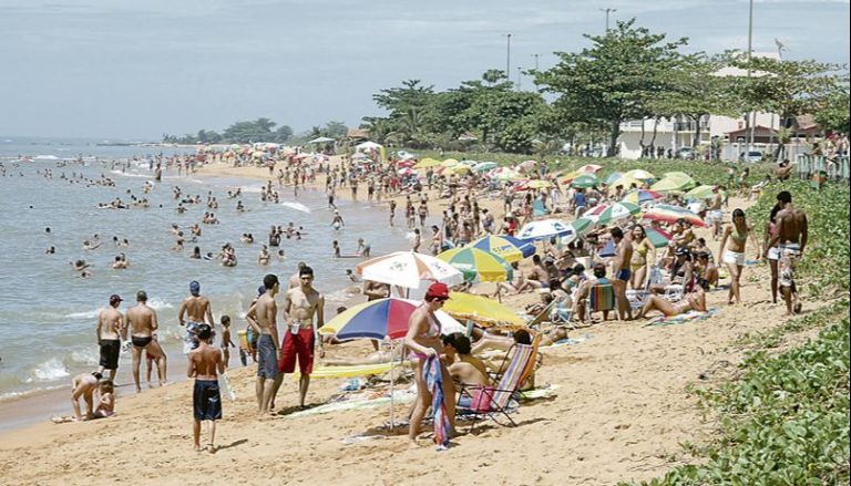 Cadeiras e guarda-sol estão proibidos nas praias capixabas
