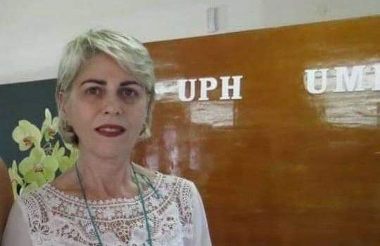Professora de Vitória morre em decorrência de complicações da Covid-19
