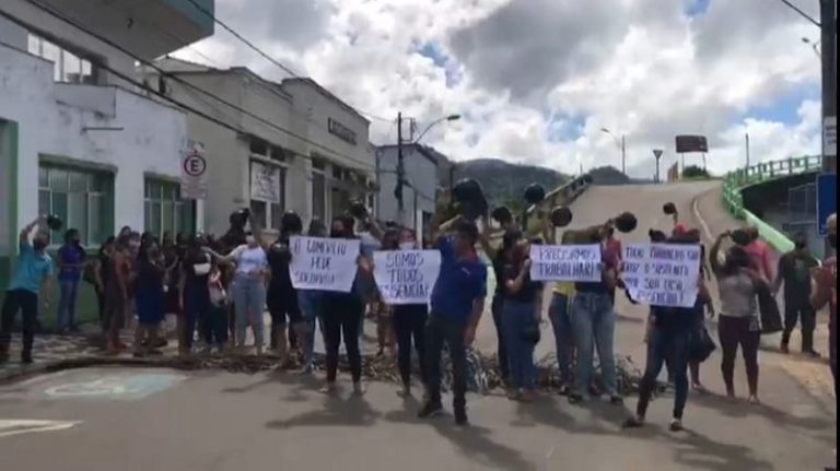 Mais protestos contra fechamento de lojas em segundo dia de quarentena