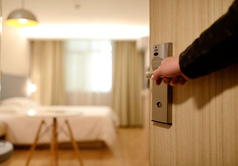 Hotéis e pousadas só podem receber 50% da capacidade