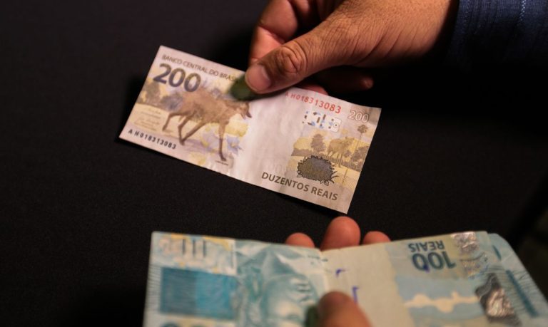 Mais de 70 mil famílias vão receber auxílio de R$ 150 por 3 meses no Estado
