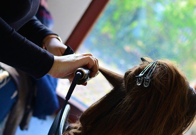 Salões de beleza vão ficar fechados; pet shops estão liberados