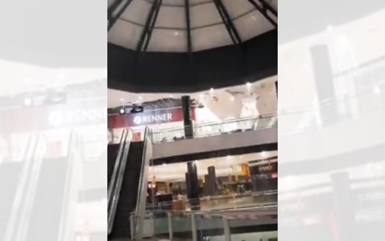 Shoppings, hospitais, terminais e ruas sofrem estragos com temporal