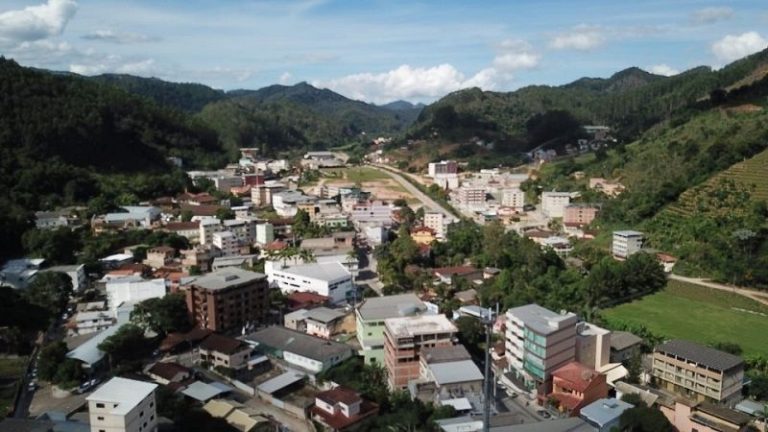 Mais uma cidade capixaba antecipa feriados para conter avanço da Covid
