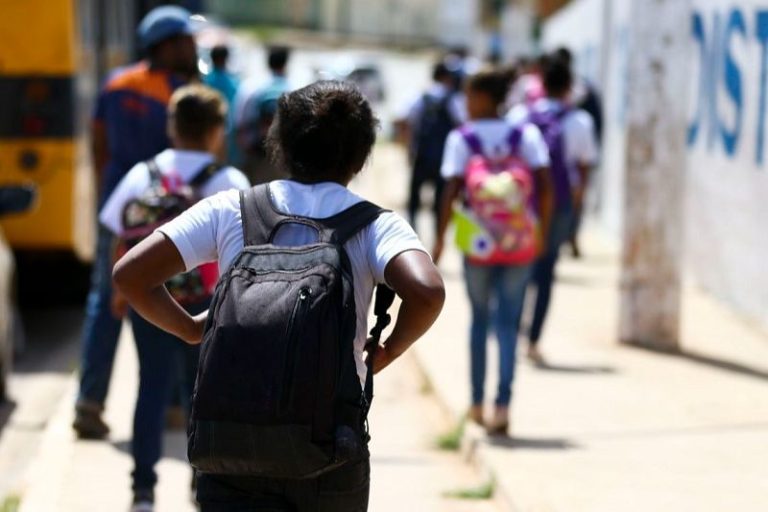 Justiça suspende retorno de aulas presenciais em escolas do Rio