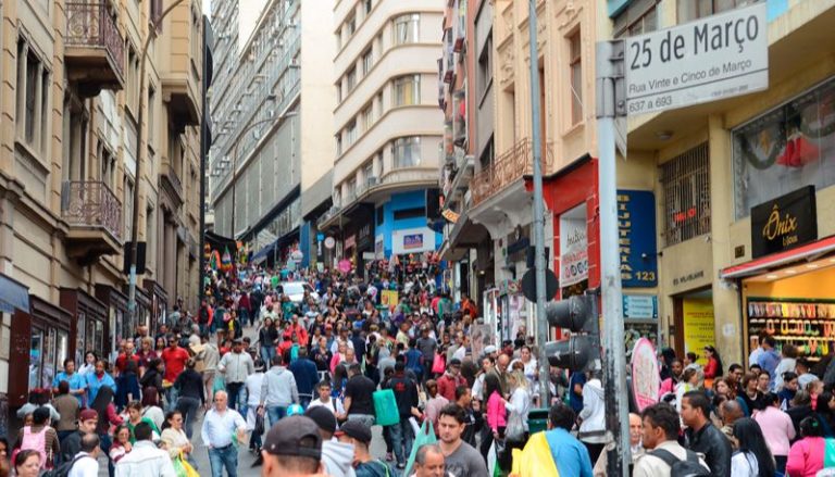 São Paulo autoriza reabertura do comércio e permite cultos religiosos