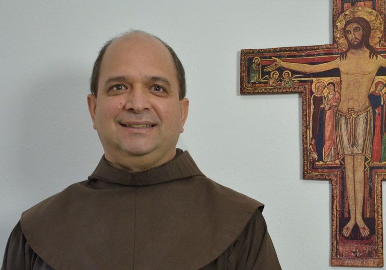 Internado com Covid, guardião do Convento deve sair da UTI nesta quinta-feira