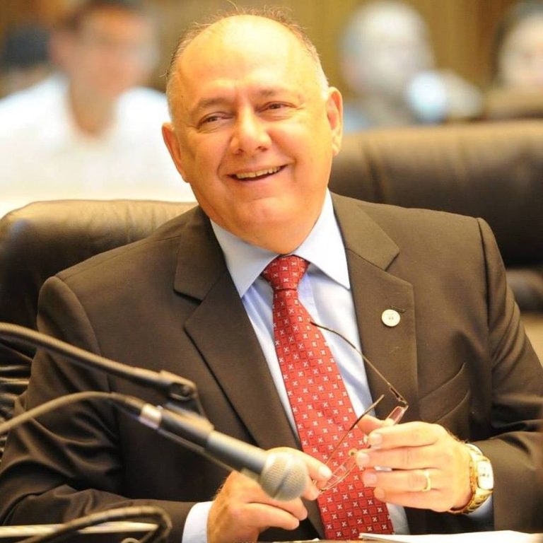 Um mês após perder a mulher, Schiavinato é 1º deputado federal a morrer de Covid