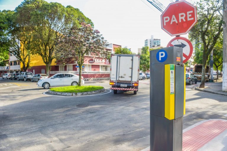 Vitória prorroga suspensão de cobrança de estacionamento rotativo