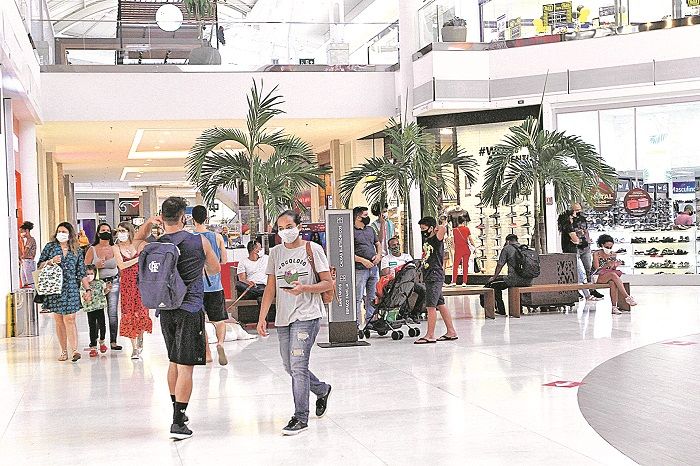 Lojas e shoppings liberados para abrir 3 dias na semana