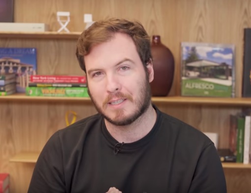 Influenciador faz sucesso como autor de livros de finanças