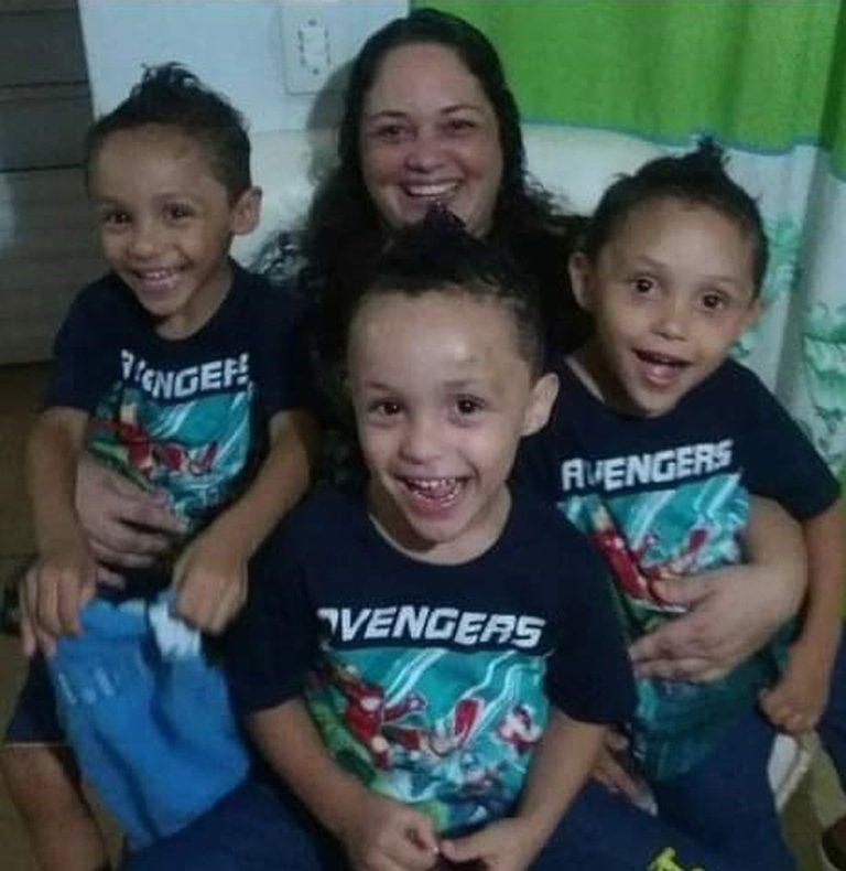 Trigêmeos perdem pai em acidente e mãe, avó e tia morrem com Covid-19