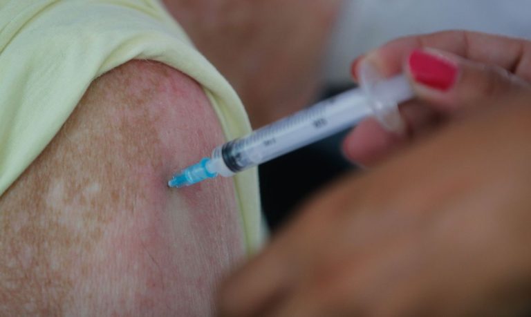 Vitória abre nesta sexta agendamento com 5.800 doses da vacina contra Covid