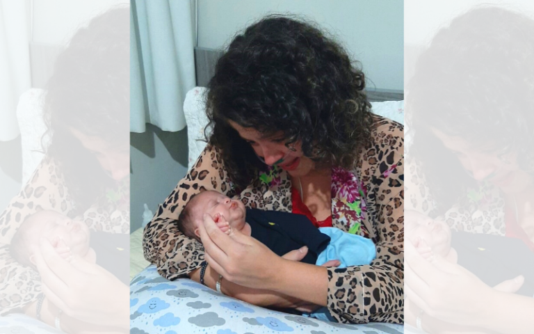 Covid: Após 55 dias internada, mãe que teve parto de emergência encontra o filho