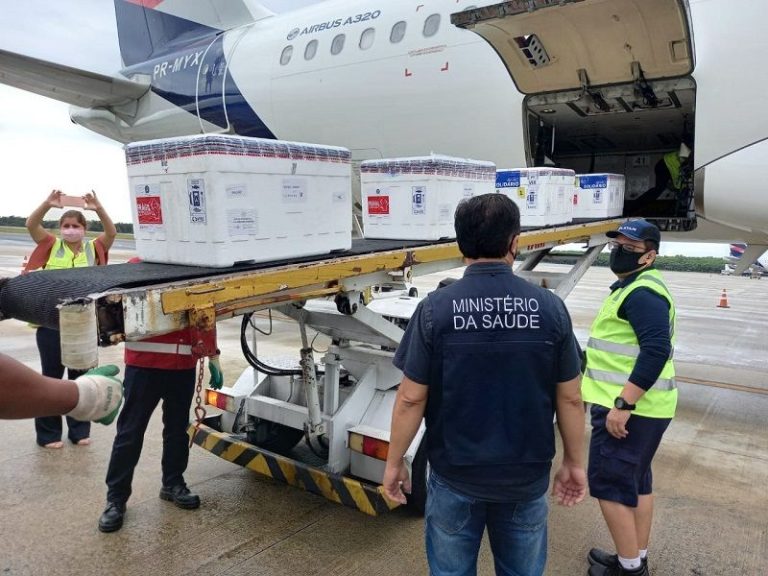 Estado recebe mais 135 mil doses de vacina contra a Covid-19