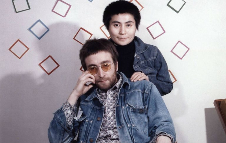 Primeiro álbum de John Lennon ganha edição luxuosa e extras