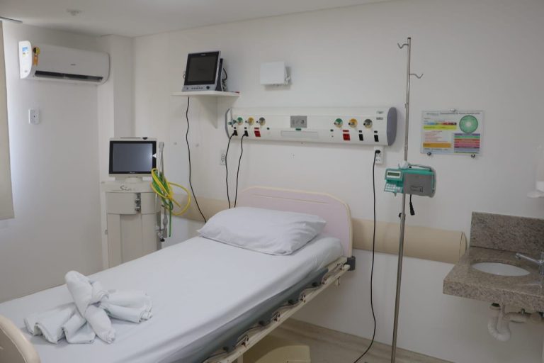 Pandemia de covid-19 faz vítimas cada vez mais jovens, aponta Fiocruz