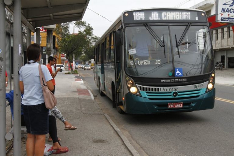 Rodoviários de Vitória serão vacinados contra Covid neste sábado