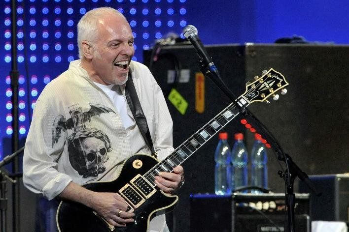 Peter Frampton em “Forgets The Words” com covers instrumentais