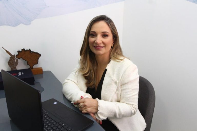 “Após a vacina, é preciso manter o distanciamento”, diz infectologista