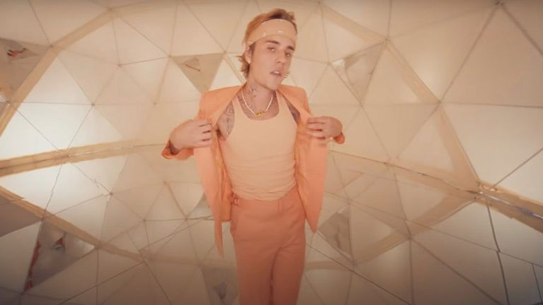 Bieber lança remix “Peaches” com Ludacris, Usher e Snoop Dogg