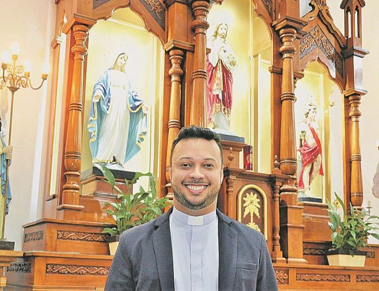 Piora quadro de saúde de padre internado na UTI com Covid